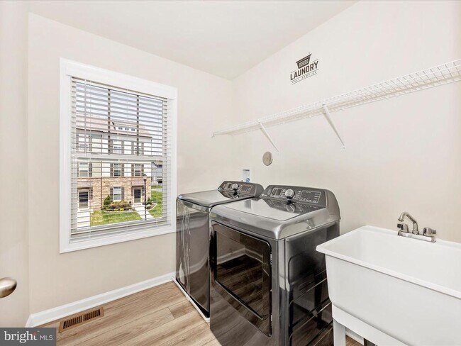 Building Photo - 1704 Evansberry Dr