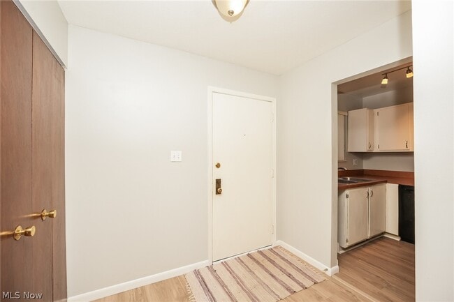 Building Photo - 9471 Madison Ln