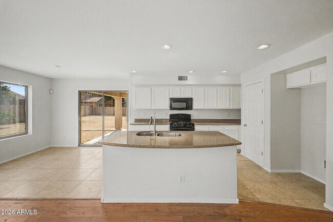 Building Photo - 15449 W Tasha Cir