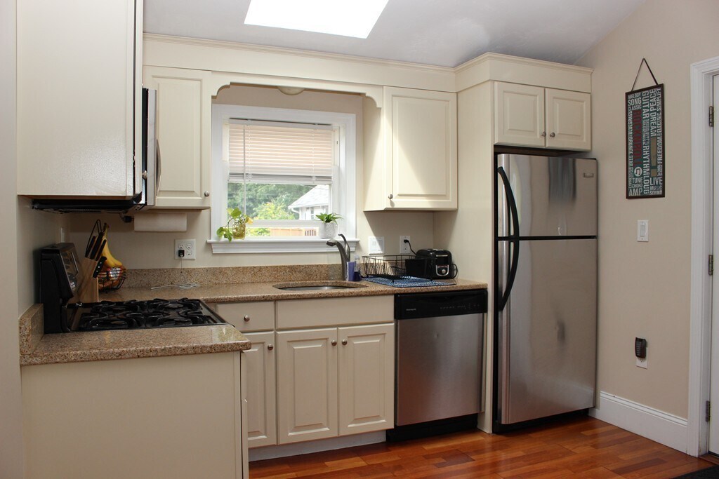 Kitchen - 315 Franklin St