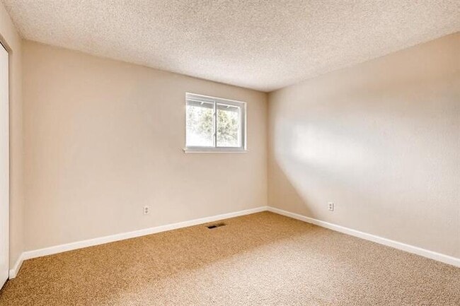 Building Photo - 10224 63rd Ave Ct E, Puyallup, WA, 98373