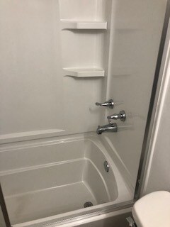 Building Photo - Large 2 Bedroom 1.5 Townhome