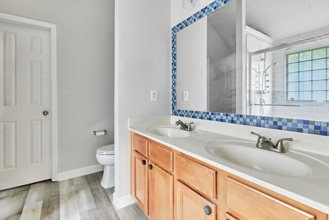 Building Photo - 4 bedroom house in Suwanee