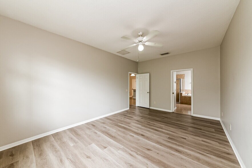 Building Photo - 9011 40th Ct E