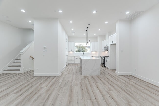 Building Photo - 7723 Hammerly Blvd