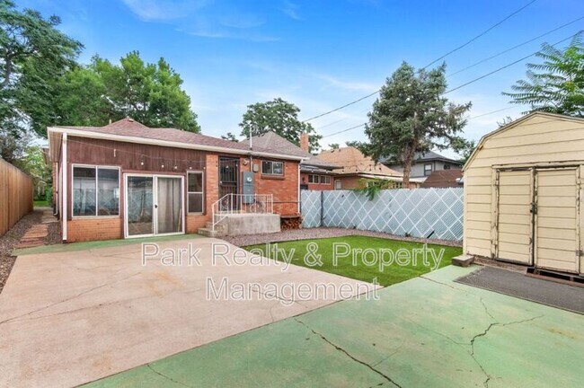 Building Photo - 2742 W Denver Pl