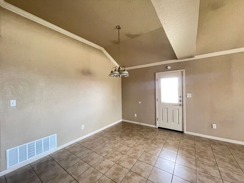 Building Photo - 1109 Powder River Dr