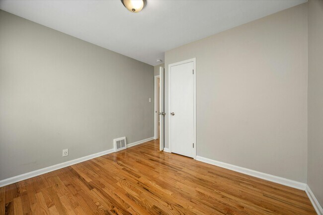 Building Photo - 3402 Chester Rd