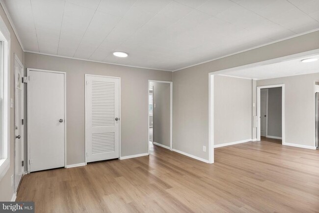 Building Photo - 1507 Clearbrook Ave