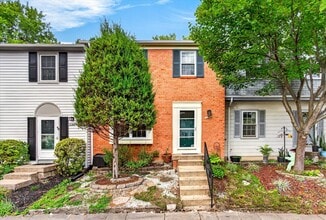 Building Photo - 8346 Stationhouse Ct