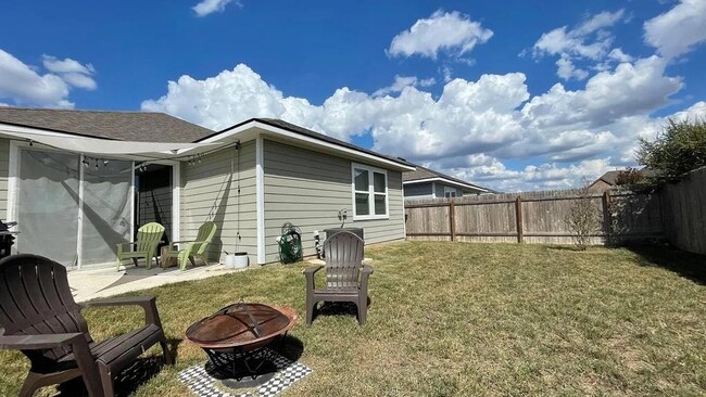 Building Photo - 128 Lacey Oak Lp