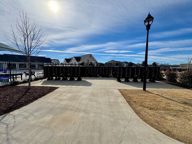 Building Photo - Beautiful 4BR/3BA Home in Parkside Crossing