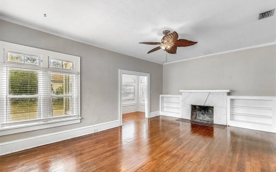 Building Photo - 300 Mary Ave