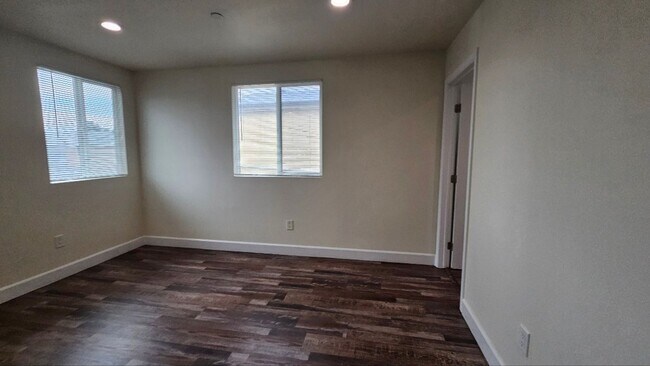 Building Photo - 23(1456,1458)