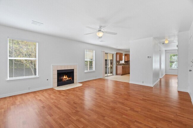 Building Photo - 905 Rocking Spur Cove