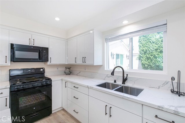 Building Photo - 15849 Malden St