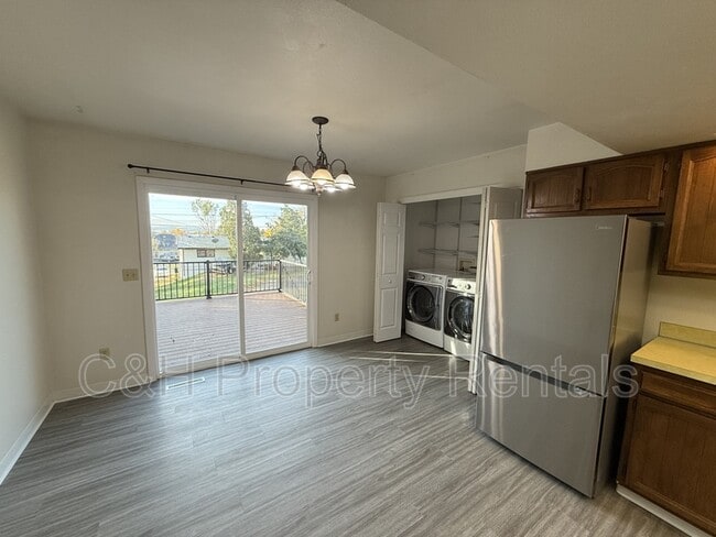 Building Photo - 2314 Rosebud Dr