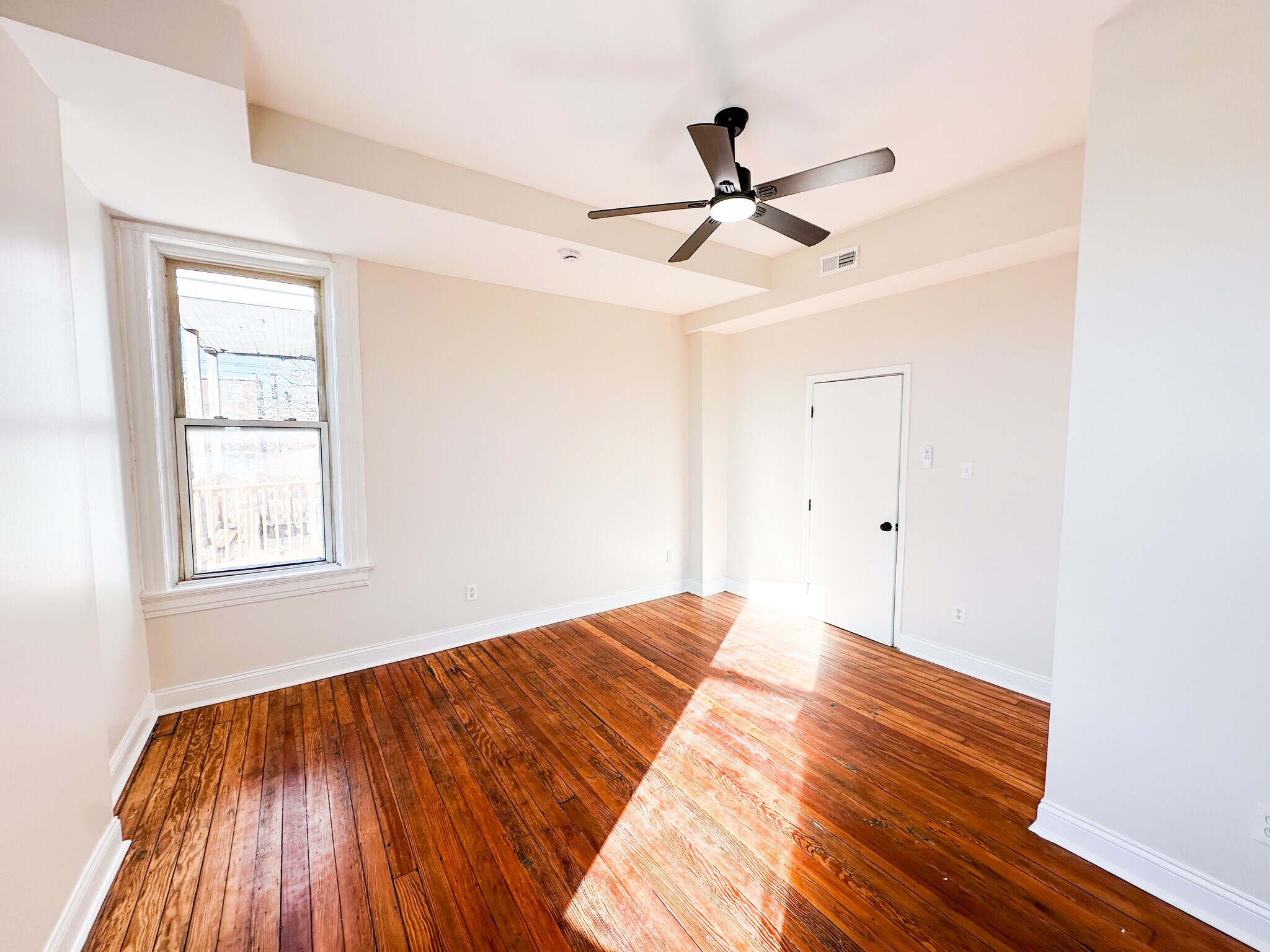 Building Photo - 3333 California Ave