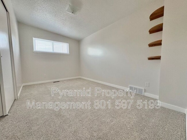 Building Photo - 3894 W Marcus Rd