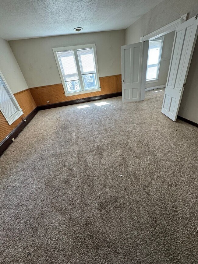 Building Photo - Sunshine