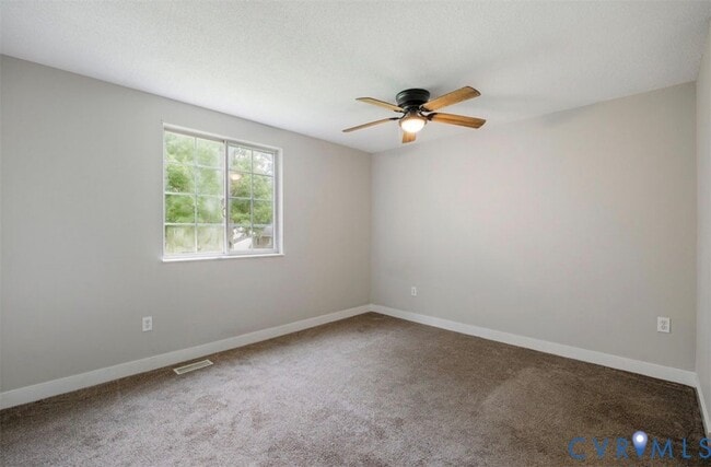 Building Photo - 5712 Willowbranch Dr