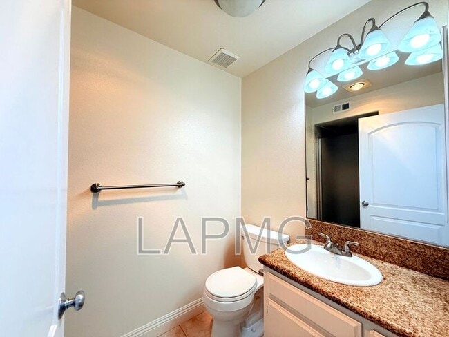 Building Photo - 12217 Moorpark St