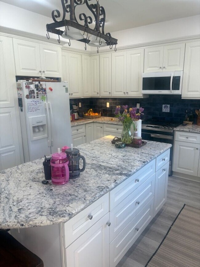 Building Photo - Beautiful Two-Story Residence in Desirable...