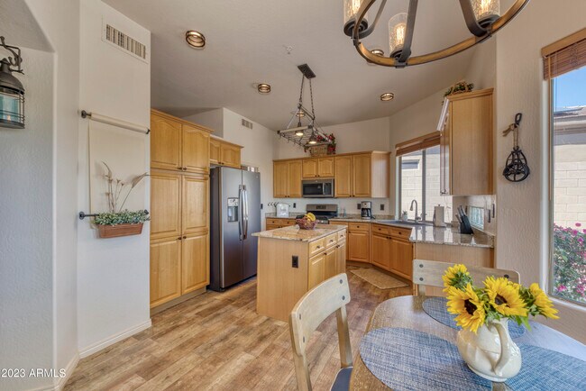 Building Photo - 6879 E Amber Sun Dr