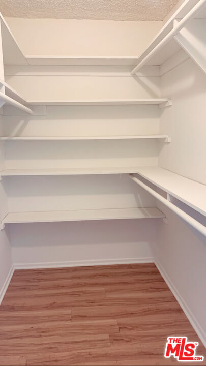 Building Photo - 1420 S Oakhurst Dr