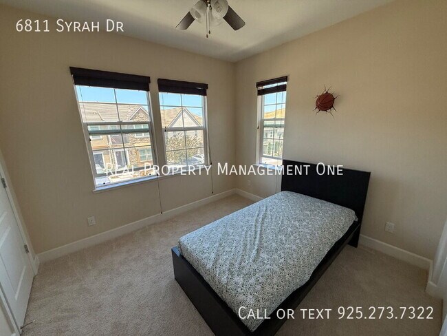 Building Photo - 6811 Syrah Dr