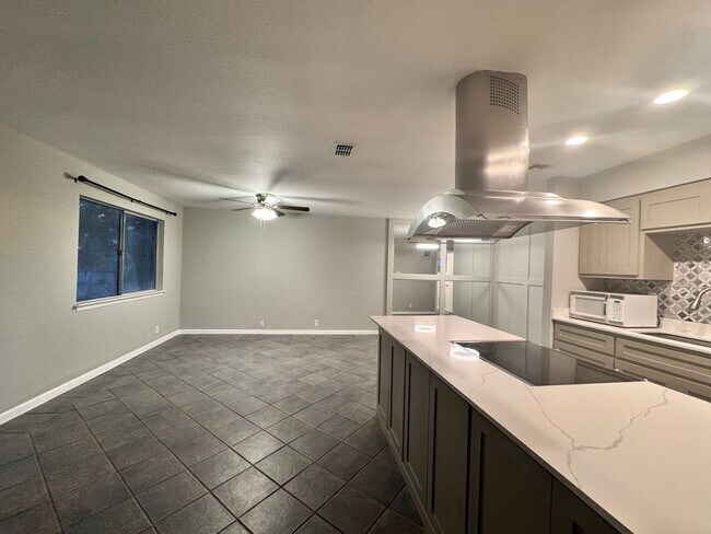 Building Photo - SECOND STORY CONDO WITH BILLS PAID