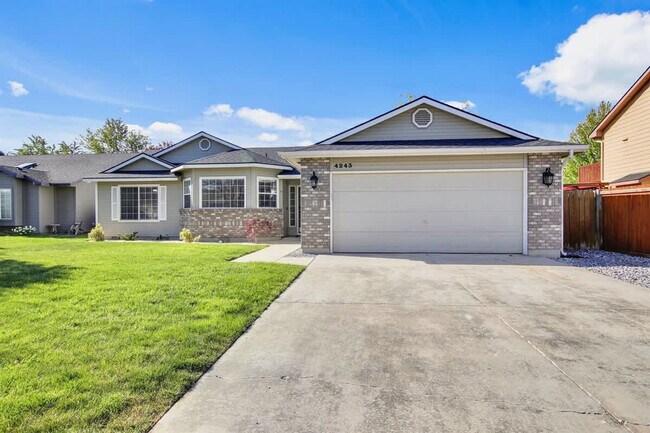 Building Photo - 4243 E Driftwood Dr