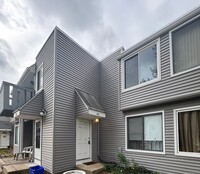 Building Photo - 12 Cedar Ct