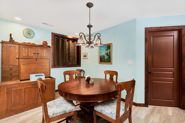 Building Photo - 123 N Wahsatch Ave