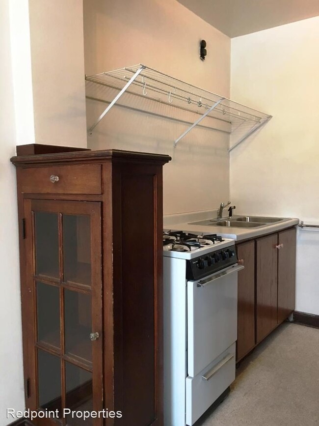 Building Photo - 1117 13th Ave N