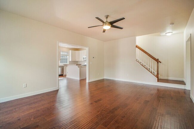 Building Photo - 803 Sunken Rd