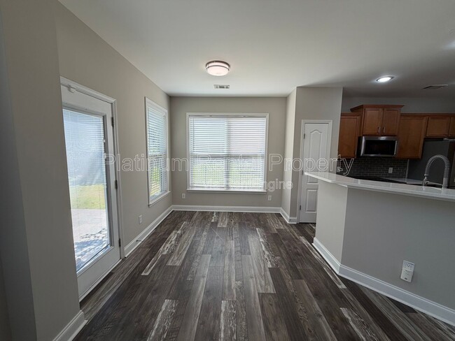 Building Photo - 5555 Falls Landing Dr