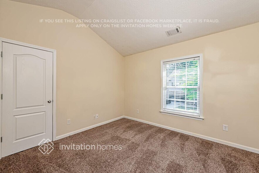 Building Photo - 2116 Leafmore Ct SE