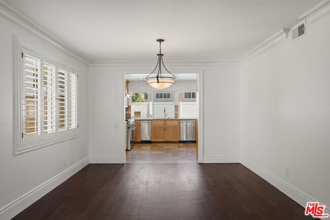 Building Photo - 18113 Bromley St