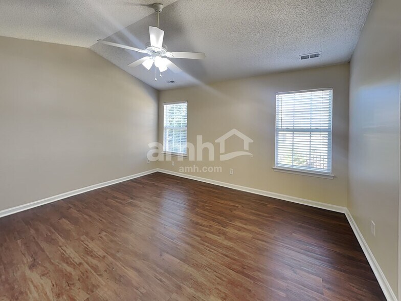 Building Photo - 155 Camforth Dr