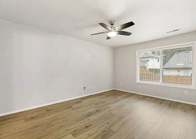 Building Photo - Spacious 2 Bedroom 2 Bath Condo with Detac...