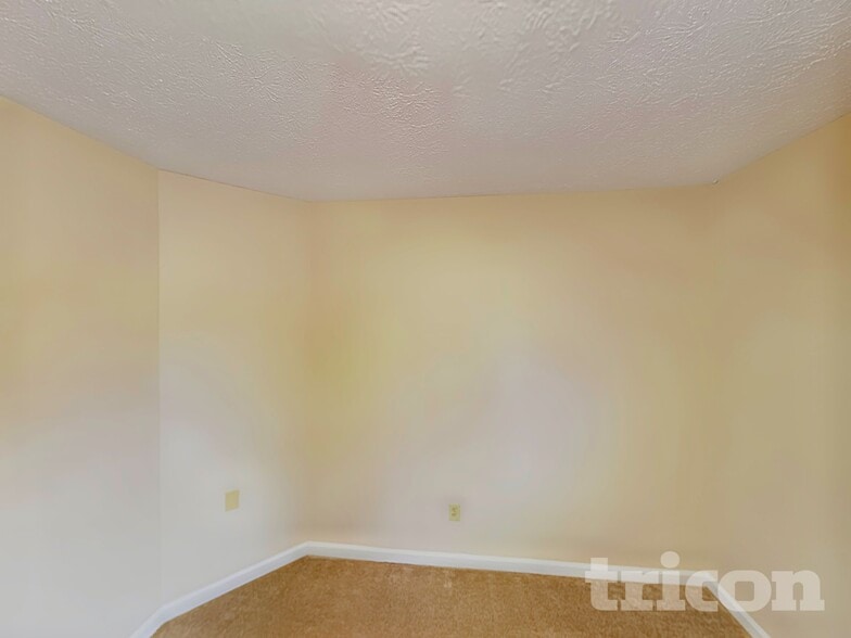 Building Photo - 2845 Spring Green Way