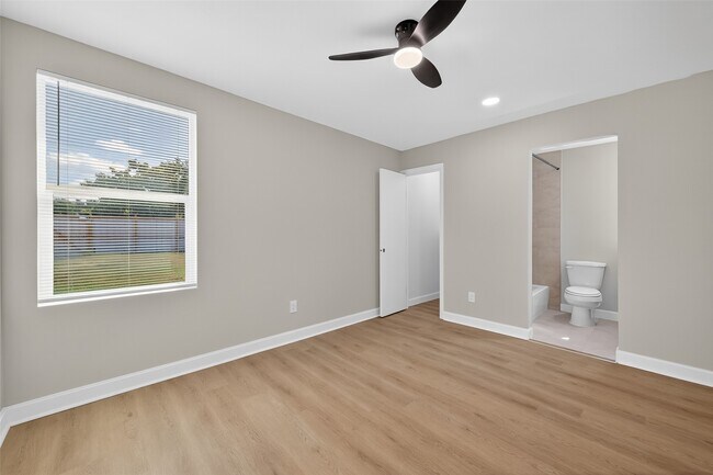 Building Photo - 889 Chas Ln