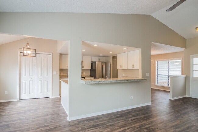 Building Photo - 426 Wheatfield Ct