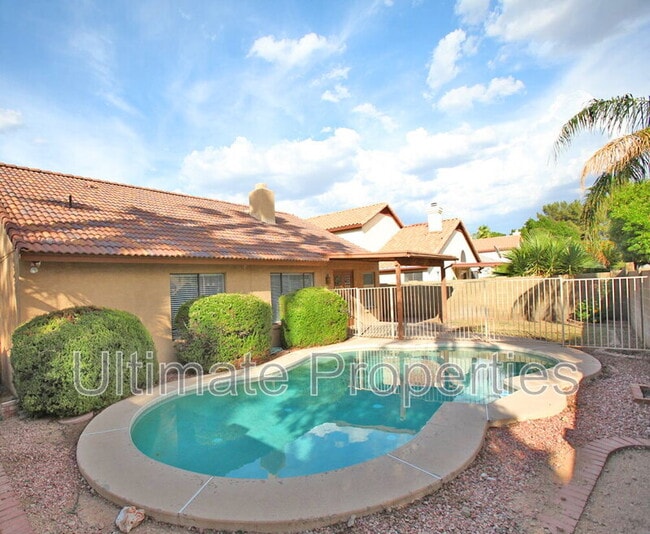 Building Photo - 7003 W Taro Ln