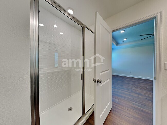 Building Photo - 27280 St Andrews Ave