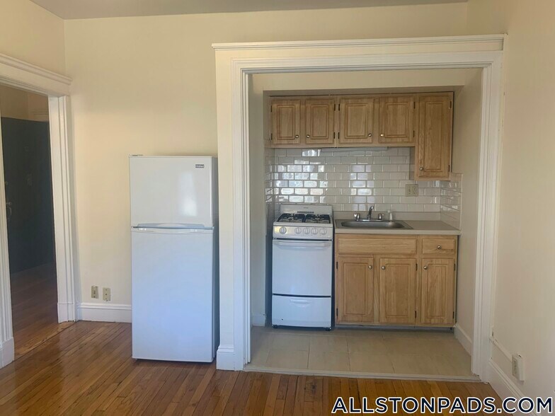 Building Photo - 1160 Commonwealth Ave