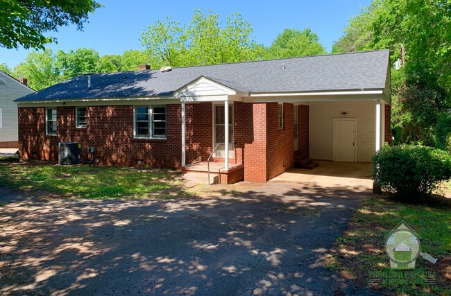 Building Photo - 122 Woodland Dr