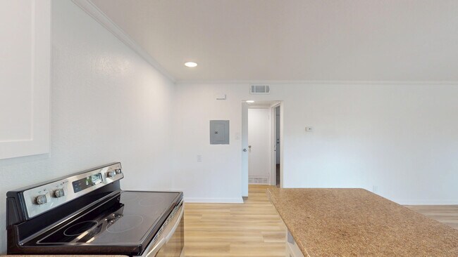 Building Photo - 7 Merrydale Rd