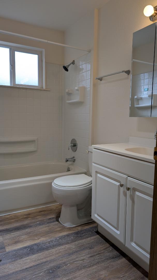 Building Photo - 926 N 95th St